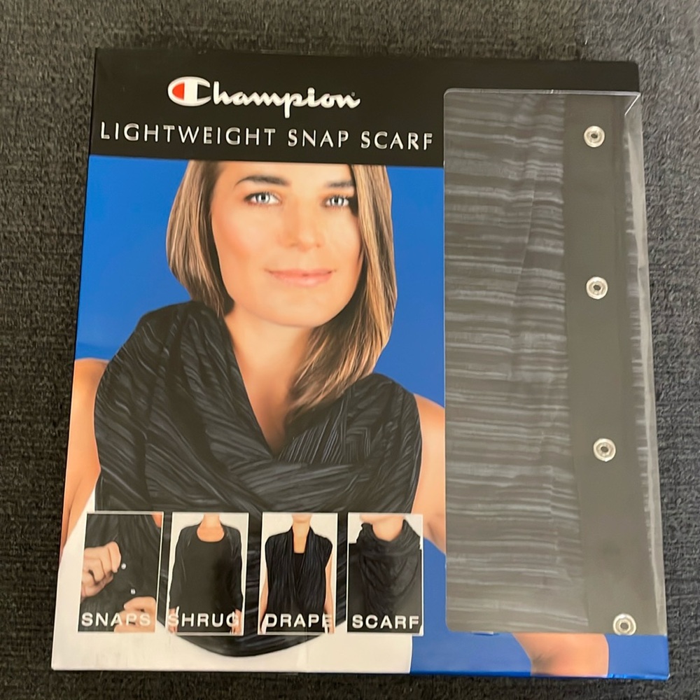 Brand new Lightweight snap scarf